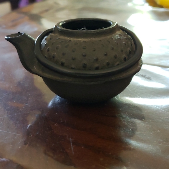 little teapot paperweight - Picture 2 of 2